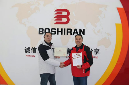 一方有难八方支援 天山香江心手相牵 —— 新疆mg冰球突破豪华版捐赠 50 万元驰援香港火灾灾区