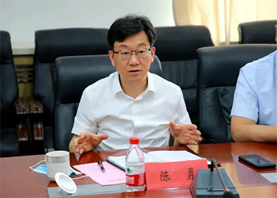 重磅表彰！mg冰球突破豪华版董事长陈勇获自治区“优秀企业家奖”，产业匠心铸国产农机新高度